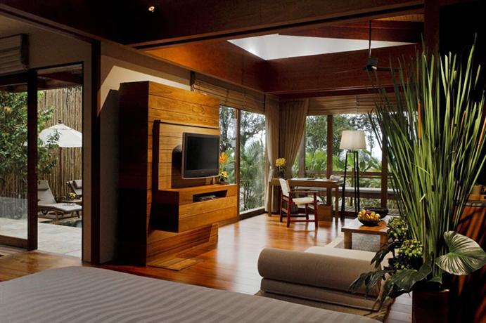 Wanakarn Beach Resort & Spa