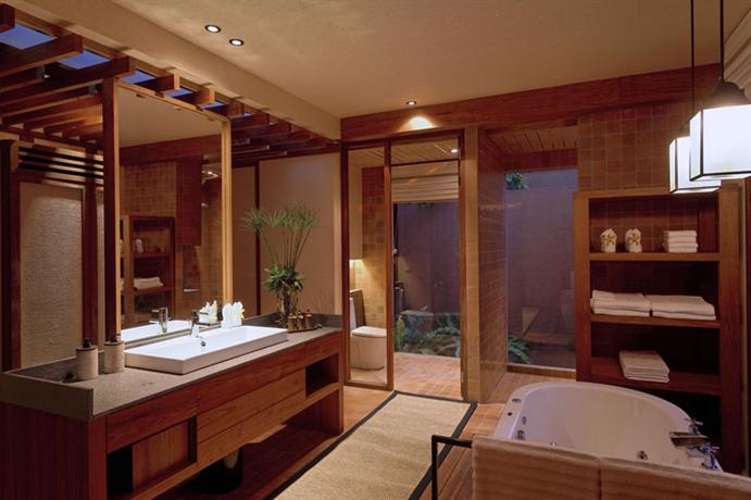 Wanakarn Beach Resort & Spa