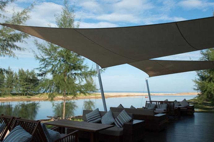 Wanakarn Beach Resort & Spa