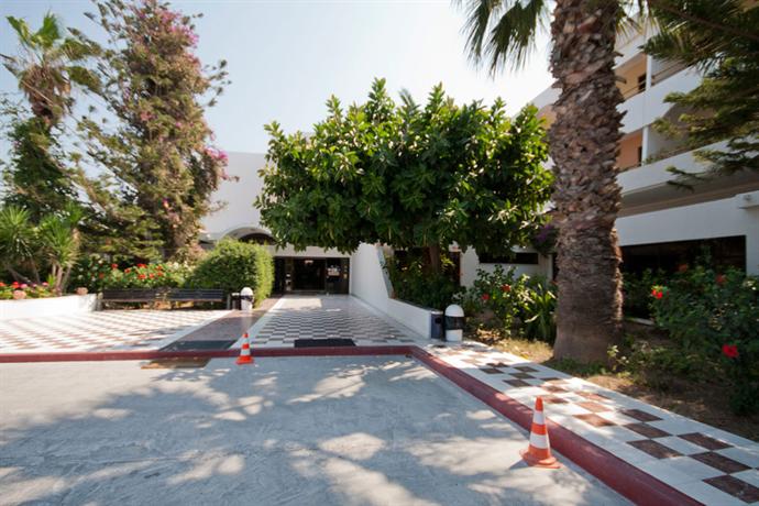 Tigaki Beach Hotel
