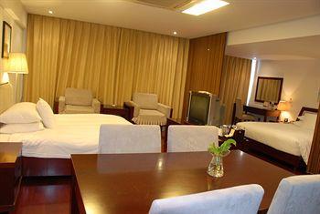 Gloria Plaza Hotel Kangqiao