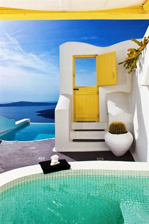 Dreams Luxury Suites