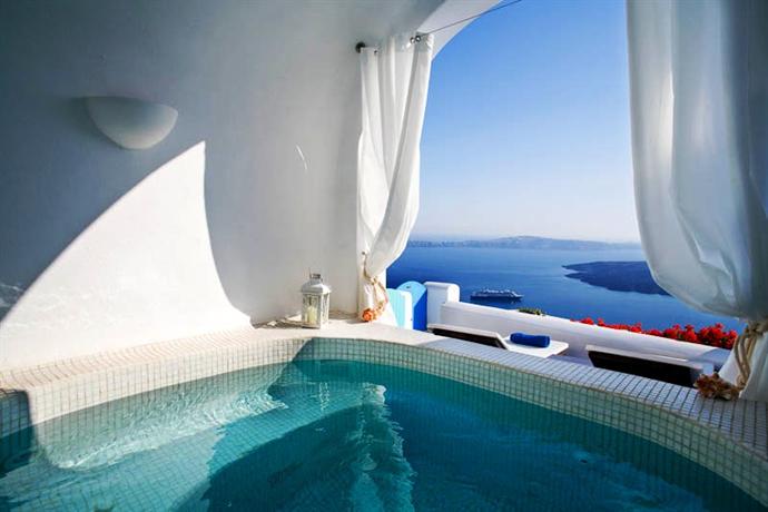 Dreams Luxury Suites