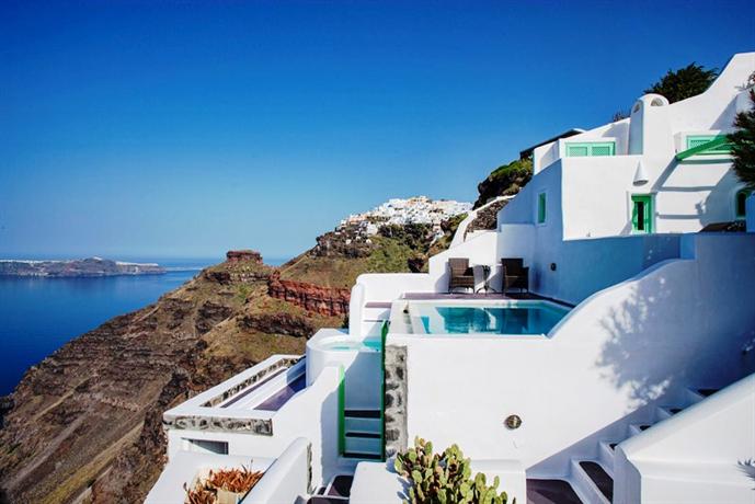 Dreams Luxury Suites