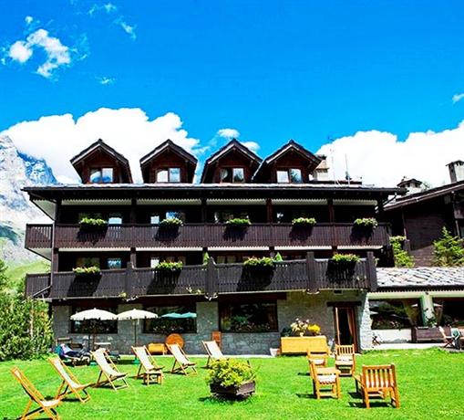 Hotel Hermitage Relais & Chateaux Bec Carre Ski Lift Italy thumbnail