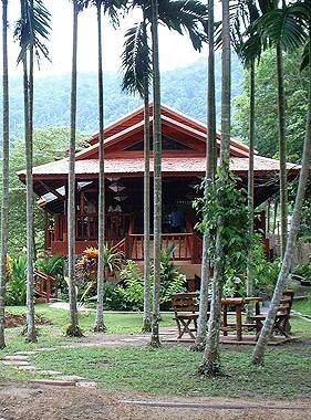 Phanom Bencha Mountain Resort