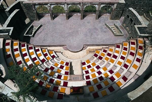 Neemrana Fort-Palace