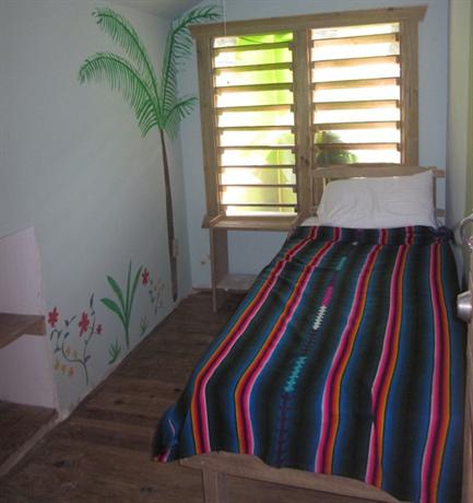 Roatan Backpackers' Hostel 