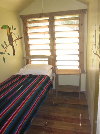 Roatan Backpackers' Hostel 