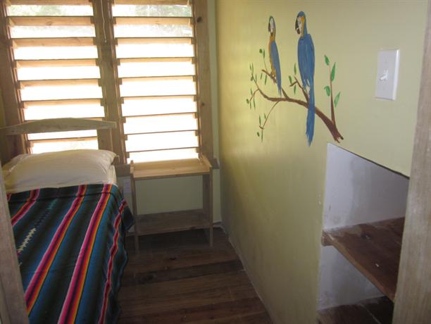 Roatan Backpackers' Hostel 