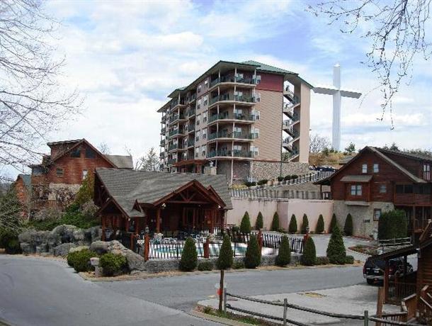 Big Bear Lodge and Resort, Pigeon Forge - Compare Deals