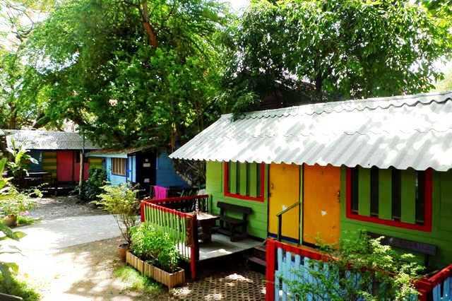 Lamenta Garden Guesthouse & Restaurant