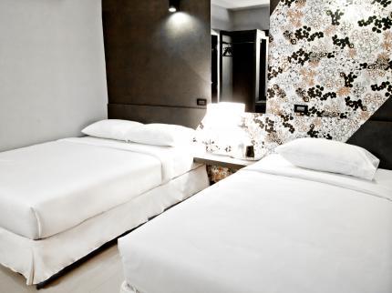 SOHOstel