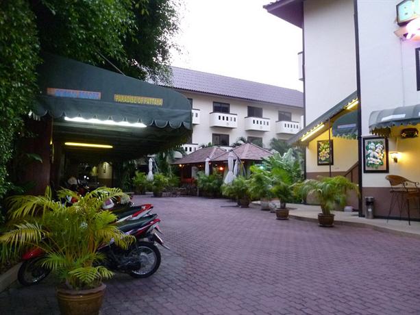 บ่อนไก่รีสอร์ท