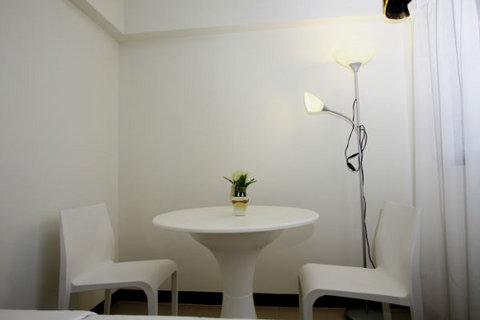 เอทูเฮ้าส์