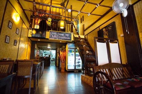 Be Beez Cafe & Guest House