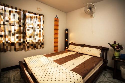 Be Beez Cafe & Guest House