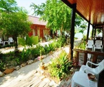 Dee Dee Beach House