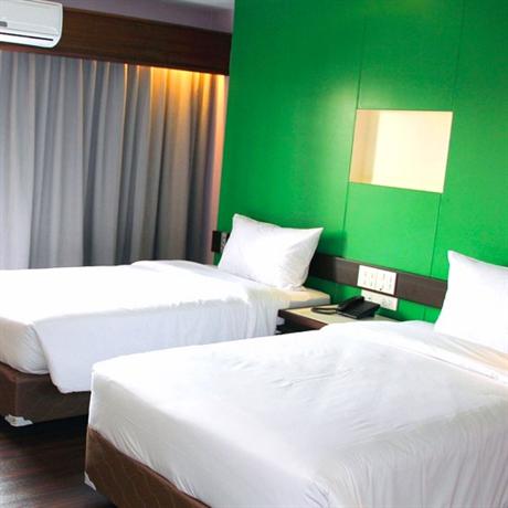 Mayflower Grande Hotel