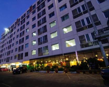 Centric Place Hotel