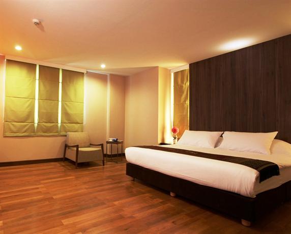 Ballys Studio Suites Silom Bangkok