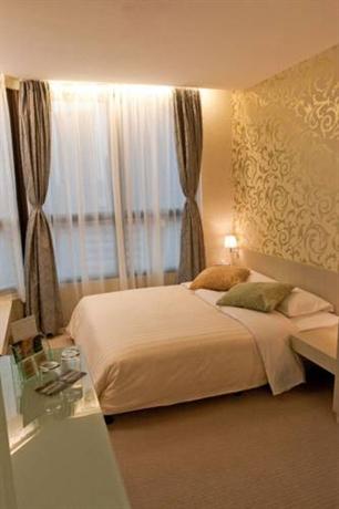 晋逸好莱坞精品酒店