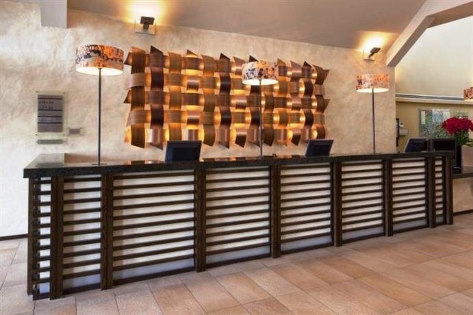 Chessington Safari Hotel (ex. Chessington Hotel)