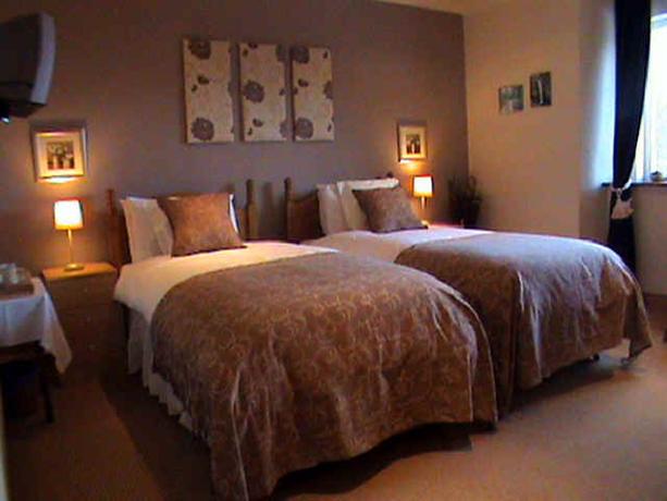 Foyers House Compare Deals