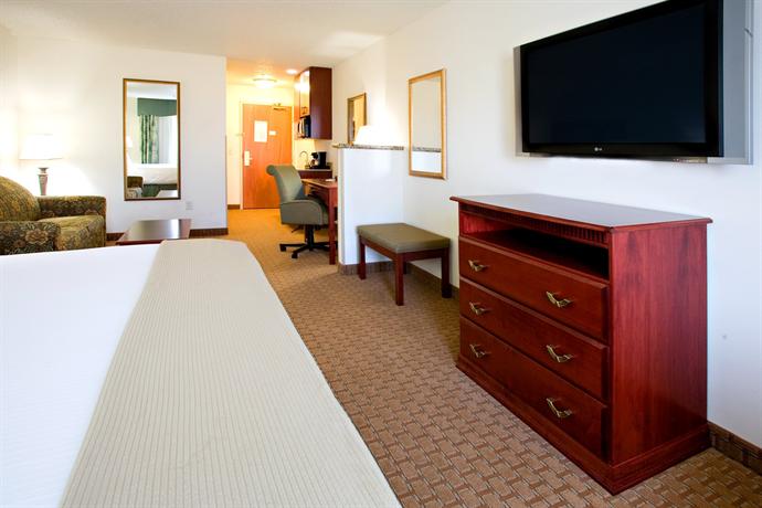 Holiday Inn Express & Suites Selma