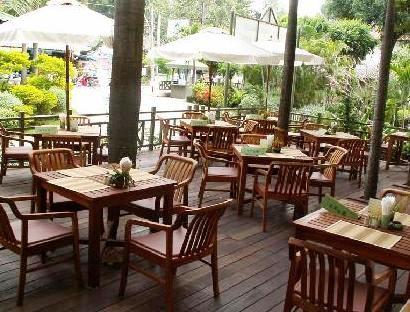 เดอะ กรีน ปาร์ค โรงแรม แอนด์ รีสอร์ท (The Green Park Hotel and Resort)