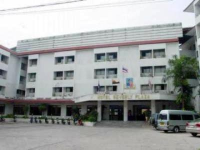 โรงแรมเบเวอร์ลี่ พลาซ่า