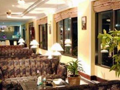 โรงแรมเบเวอร์ลี่ พลาซ่า