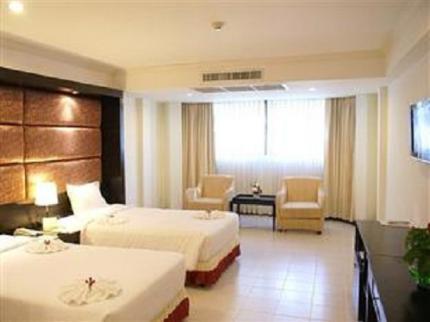 รอยัลออร์คิดรีสอร์ท