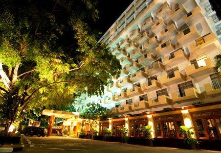 โรงแรมโกลเด้นบีช