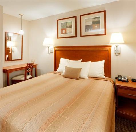 Candlewood Suites Windsor Locks