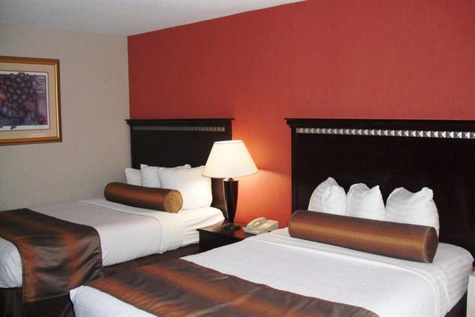 Ramada by Wyndham East Syracuse Carrier Circle Hotel