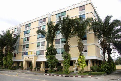 FX Hotel Royal Peninsula