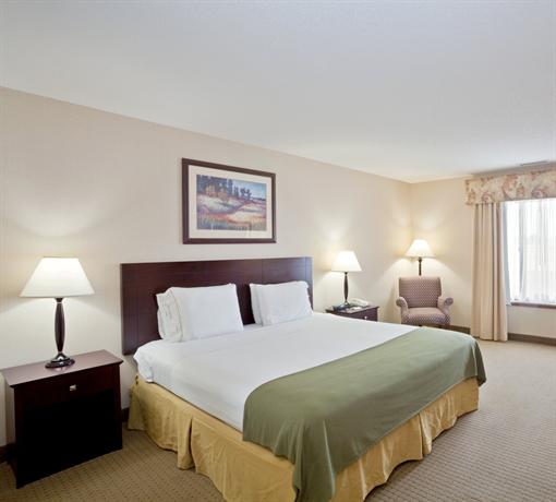 Holiday Inn Express & Suites Grand Rapids - South