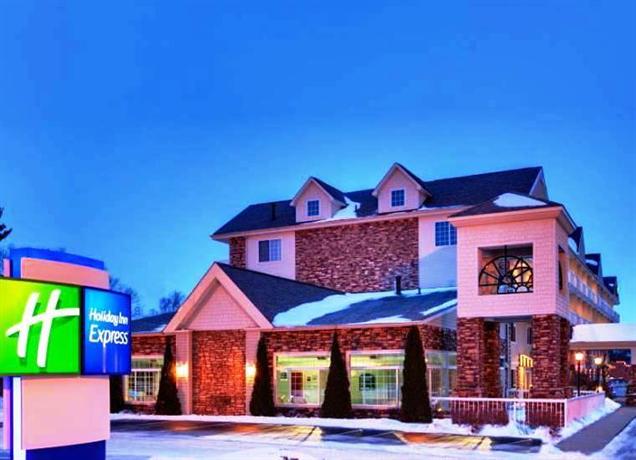 Holiday Inn Express Mackinaw City