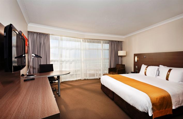 DoubleTree by Hilton Cairns