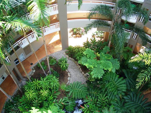DoubleTree by Hilton Cairns