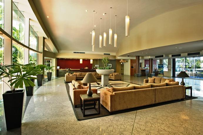 DoubleTree by Hilton Cairns
