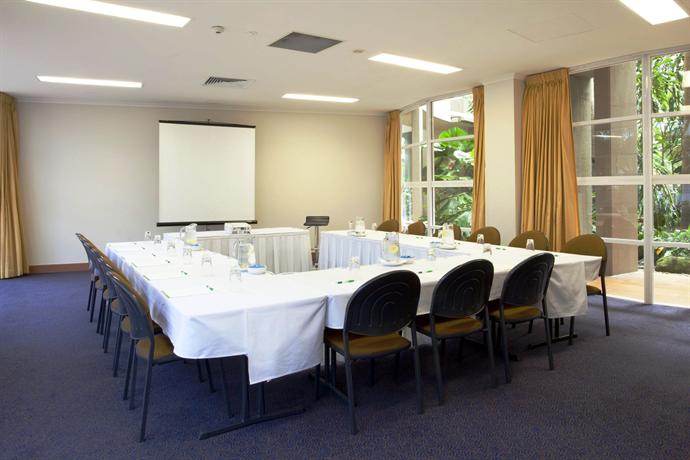 DoubleTree by Hilton Cairns