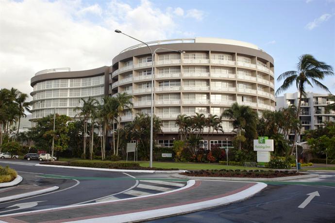 DoubleTree by Hilton Cairns