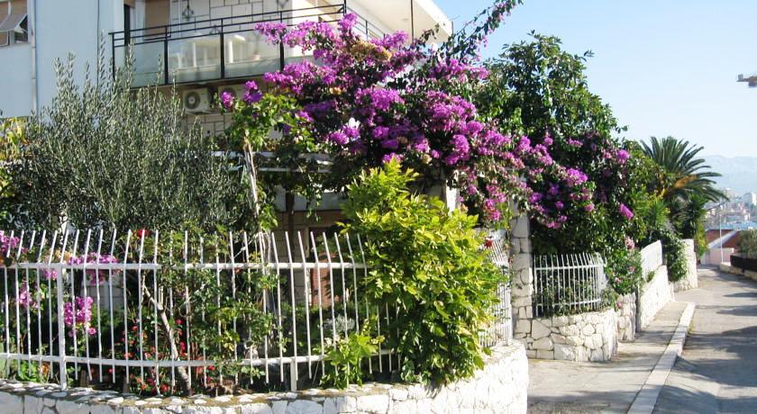 Meje Apartments
