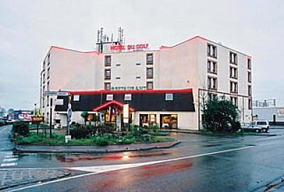 Hotel du Golf Coignieres Pariwest Commercial Center France thumbnail