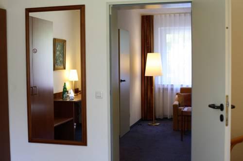 Hotel Haus Kronenthal Ratingen Compare Deals