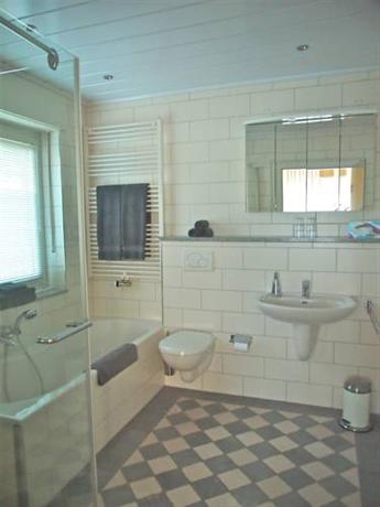 Bed Breakfast Haus Unter Den Linden Emmerich Am Rhein Compare