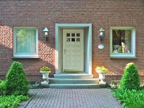 Bed Breakfast Haus Unter Den Linden Emmerich Am Rhein Compare