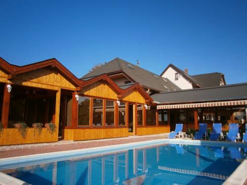 Vandor Vigado Panzio es Etterem - dream vacation
